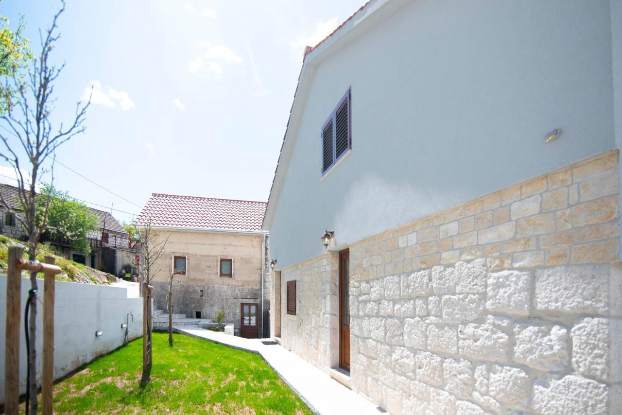 Villa Vita Trilj Luaran gambar