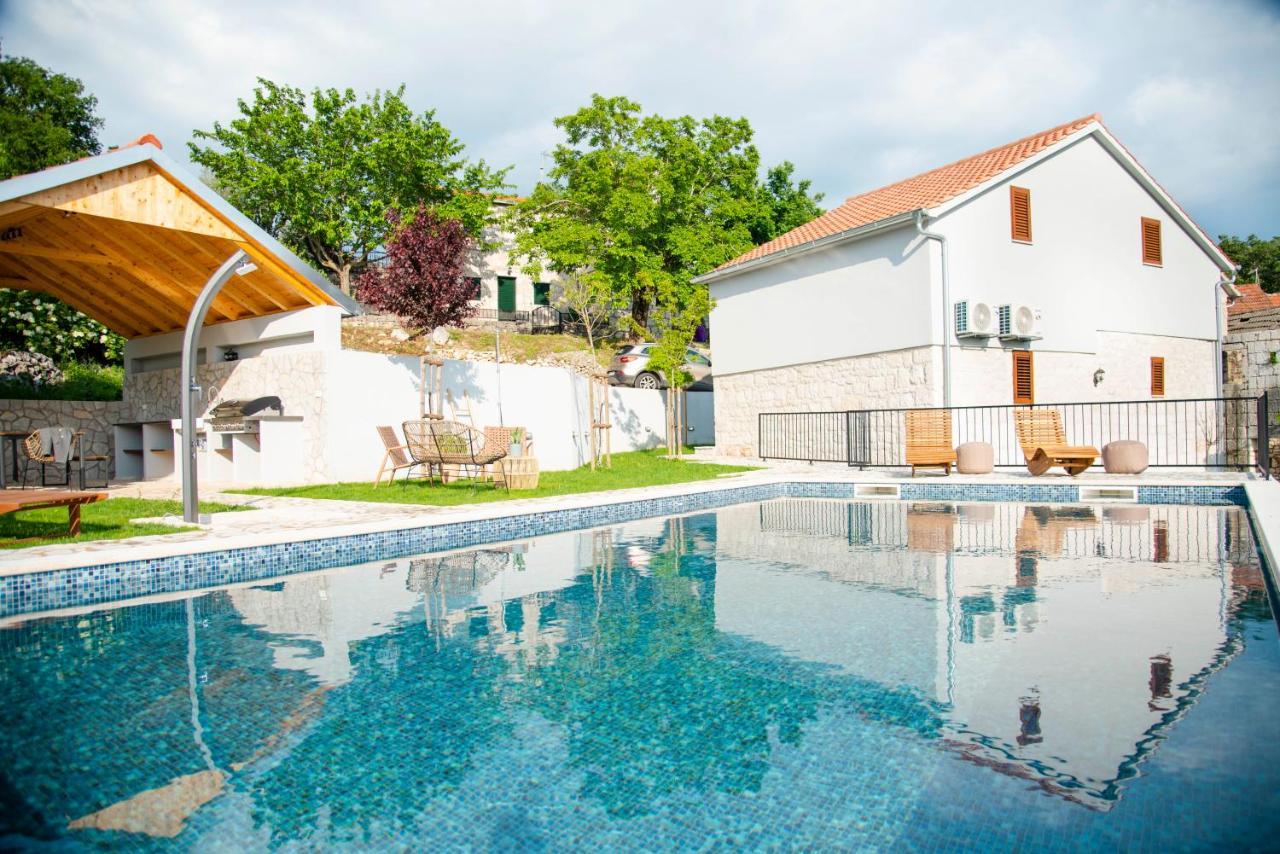 Villa Vita Trilj Luaran gambar