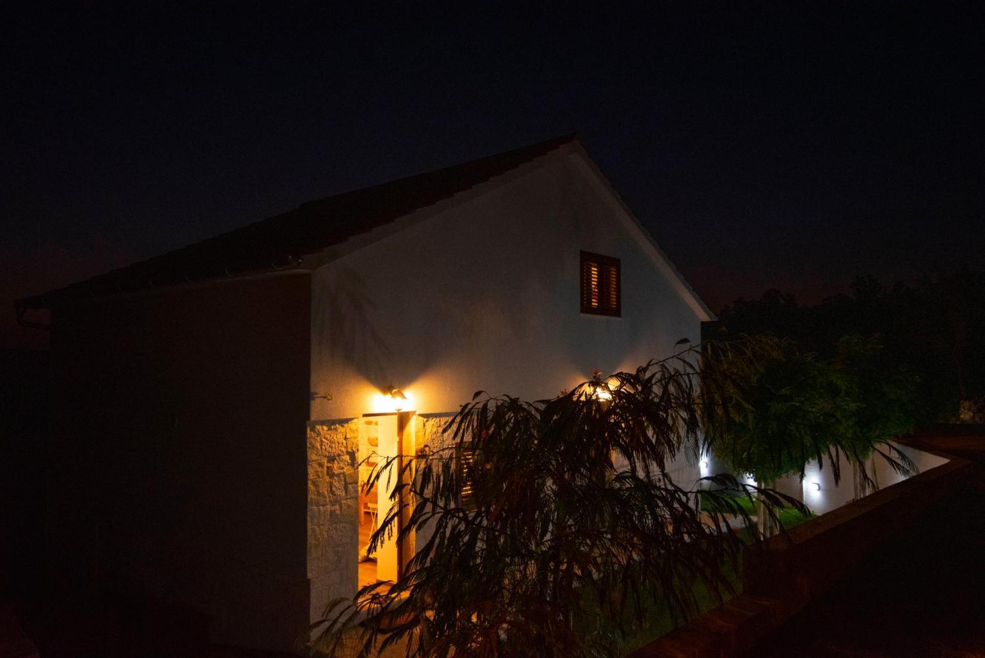 Villa Vita Trilj Luaran gambar